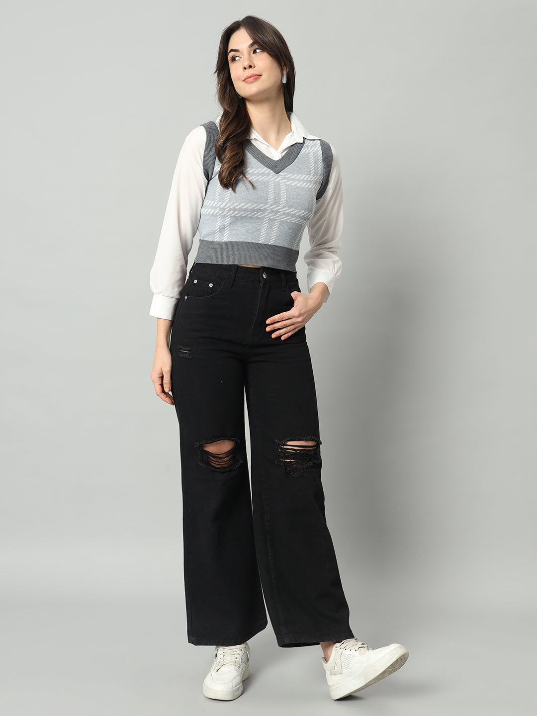 BROOWL Women Grey & White Checked Woollen Sweater Vest