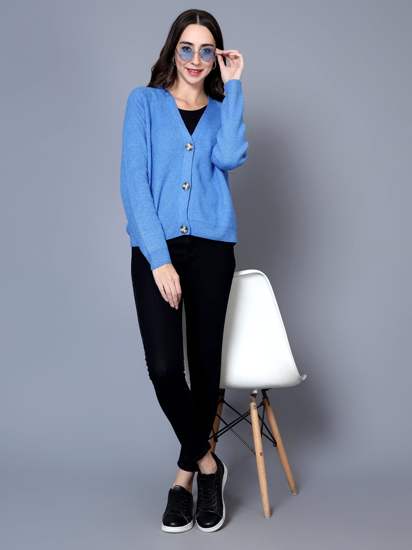 BROOWL Women's Blue V-Neck Sweater