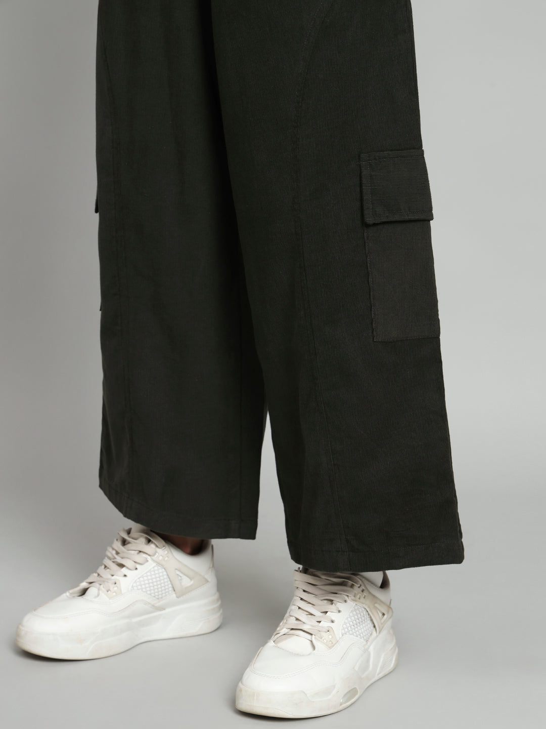 Broowl Green Corduroy Trouser