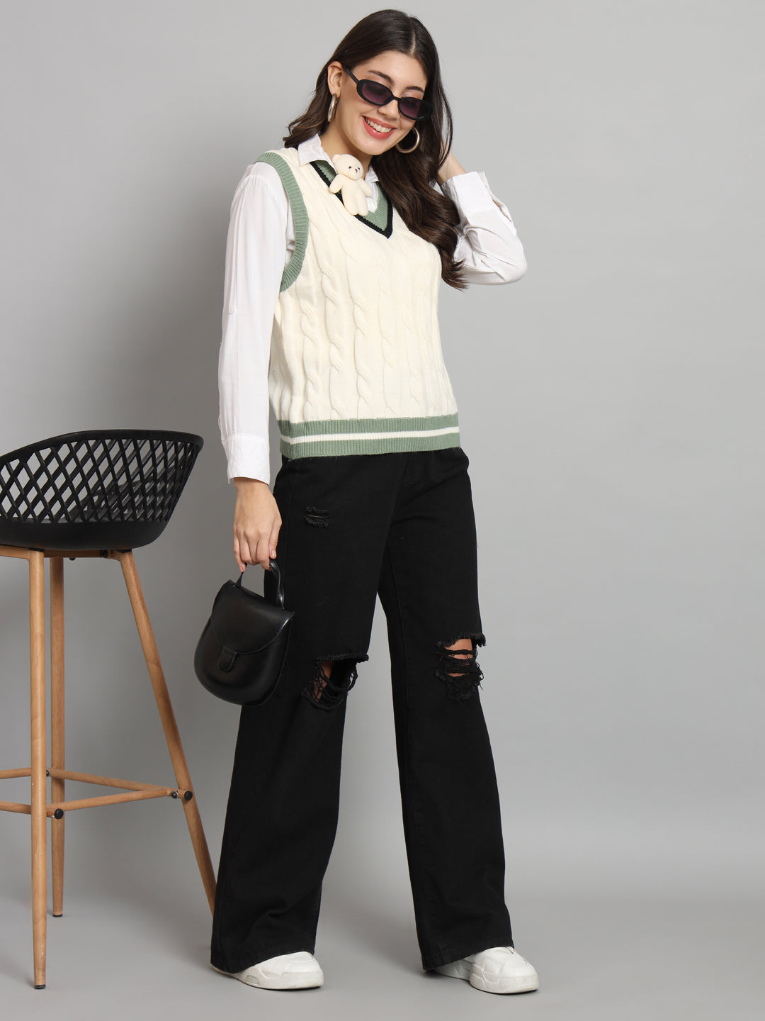 BROOWL Women's V-Neck Sweater.