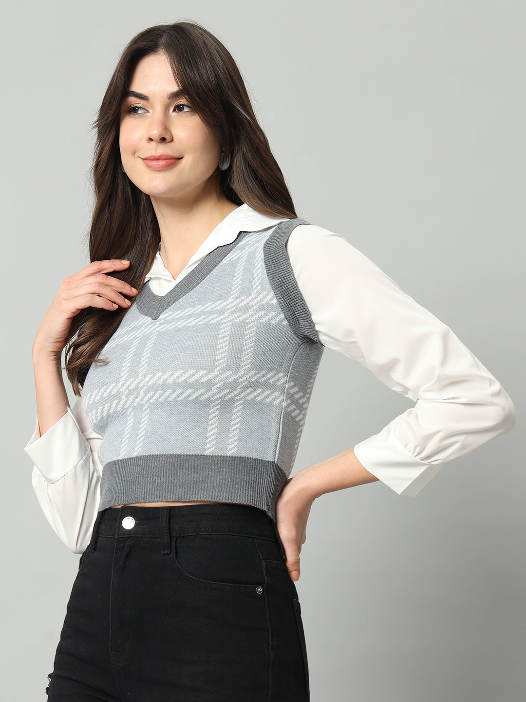 BROOWL Women Grey & White Checked Woollen Sweater Vest