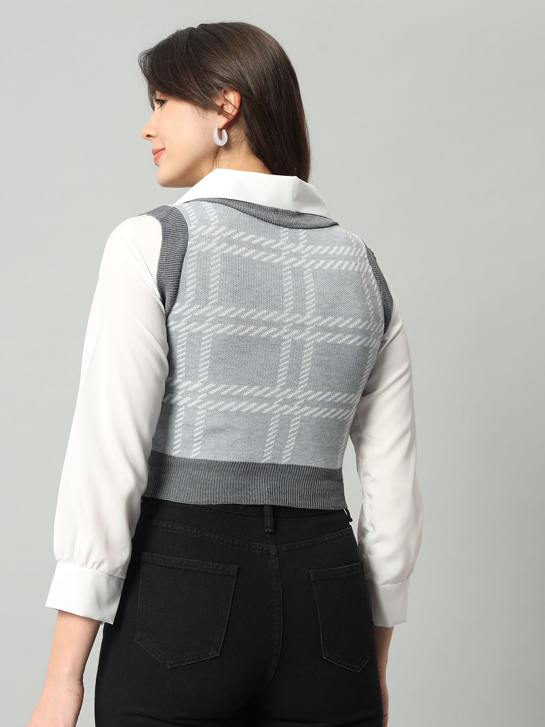 BROOWL Women Grey & White Checked Woollen Sweater Vest