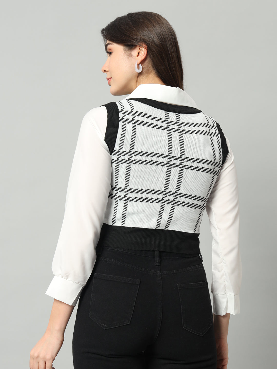 BROOWL Women Black & White Checked Woollen Sweater Vest