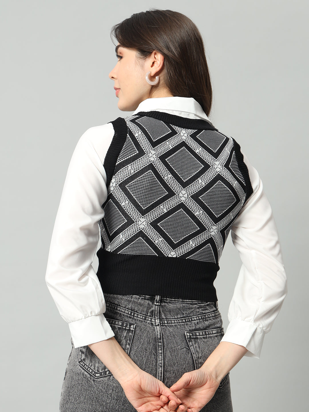 BROOWL Women Black & White Woollen Sweater Vest