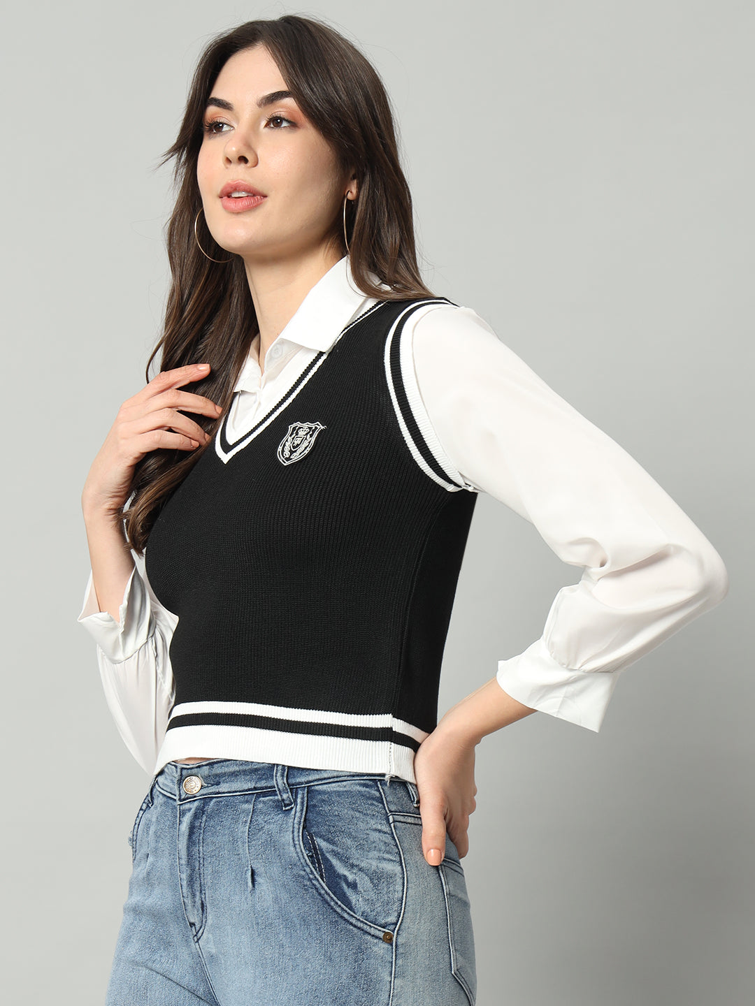 BROOWL Women Black & White Woollen Sweater Vest