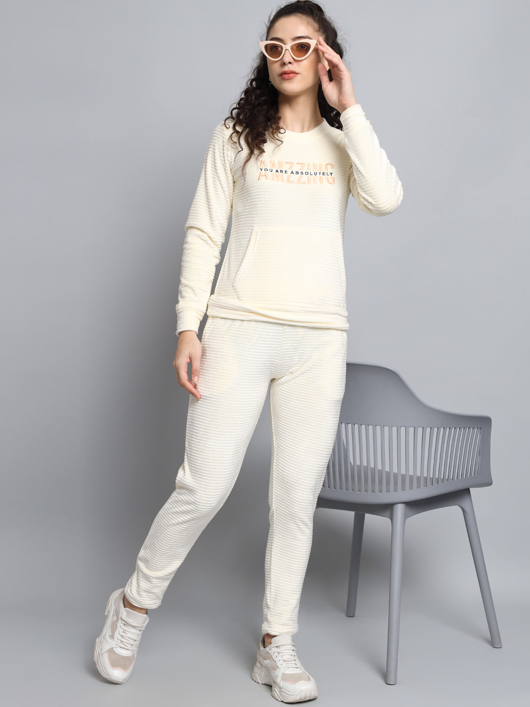 Broowl Women Cream Colored Solid Velvet Co-Ords.