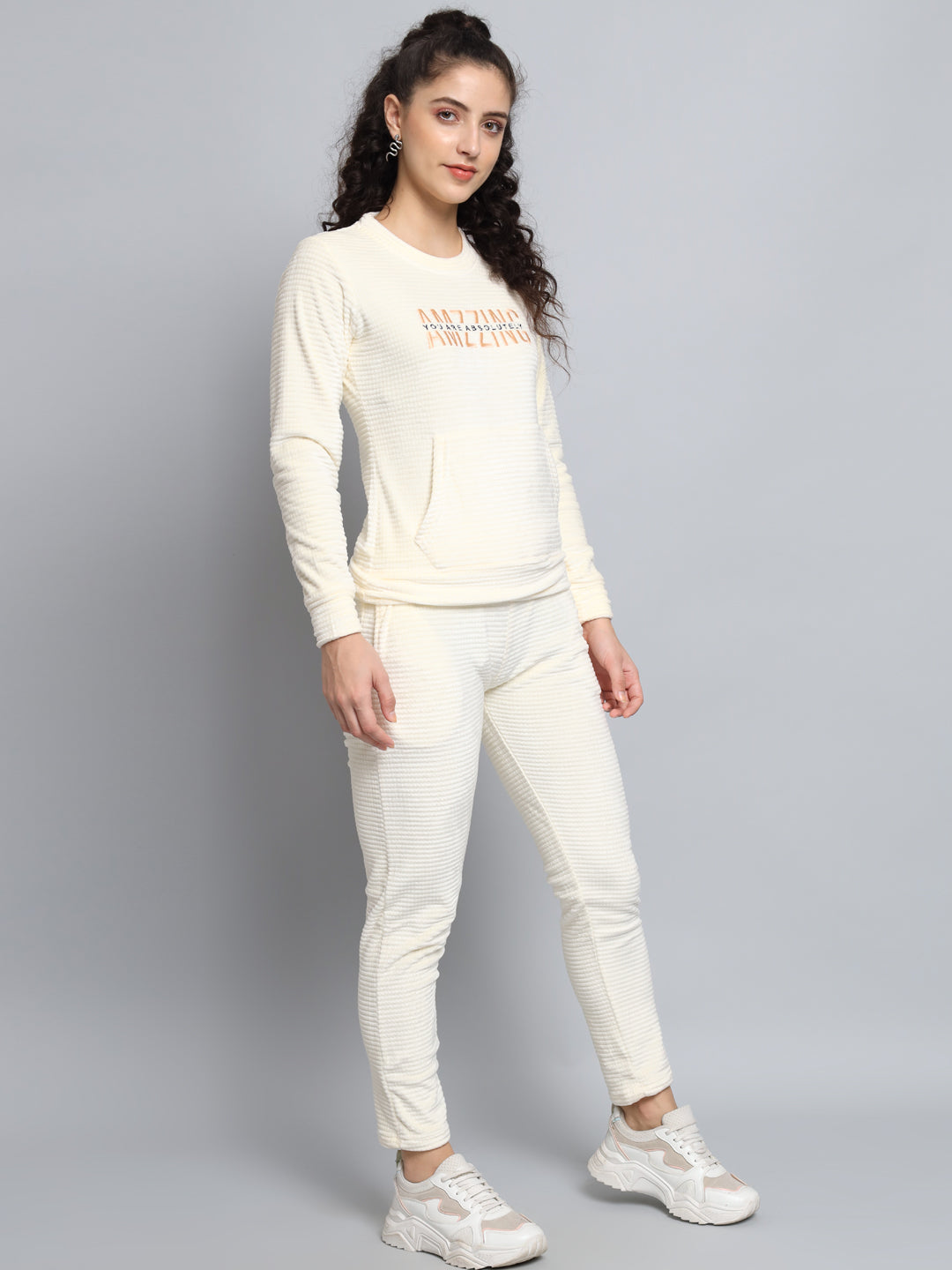 Broowl Women Cream Colored Solid Velvet Co-Ords.